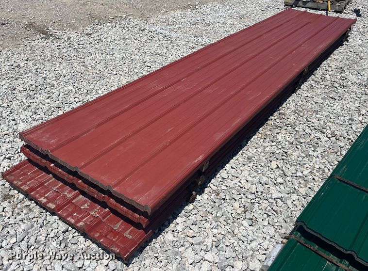 image for item EK8578 Approximately 108 sheets of metal siding/roofing