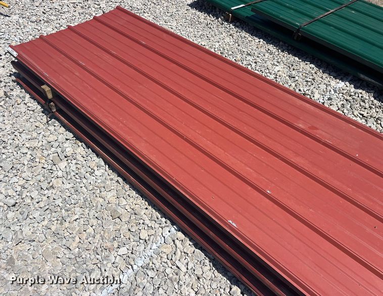 image for item EK8578 Approximately 108 sheets of metal siding/roofing