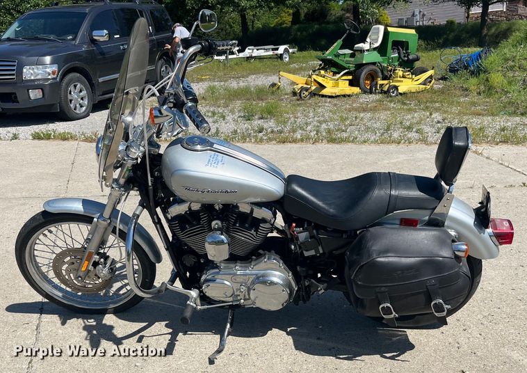 image for item EK8584 2004 Harley Davidson  1200 Sportster Custom motorcycle