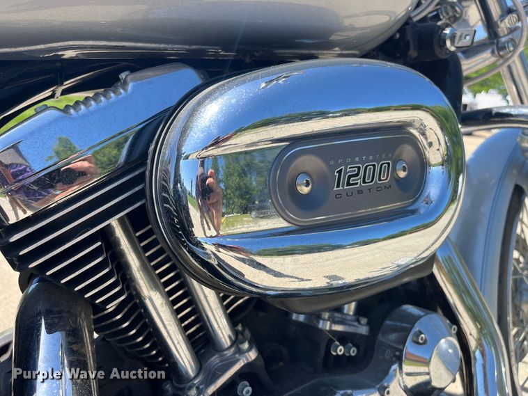 image for item EK8584 2004 Harley Davidson  1200 Sportster Custom motorcycle