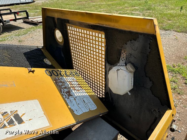 image for item IE9014 Caterpillar WCW204MH light plant