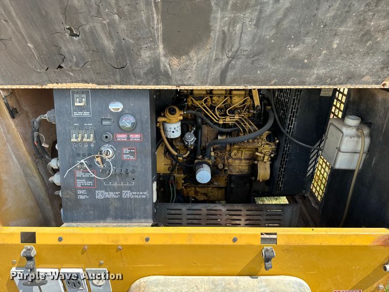 image for item IE9015 Caterpillar WCW204MH light plant