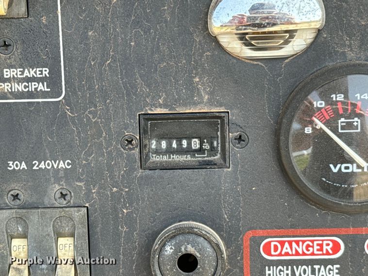 image for item IE9015 Caterpillar WCW204MH light plant