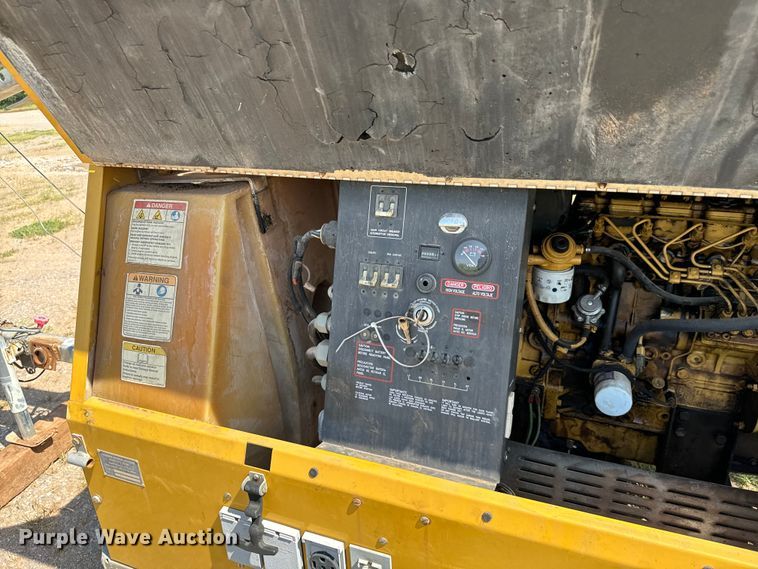 image for item IE9015 Caterpillar WCW204MH light plant