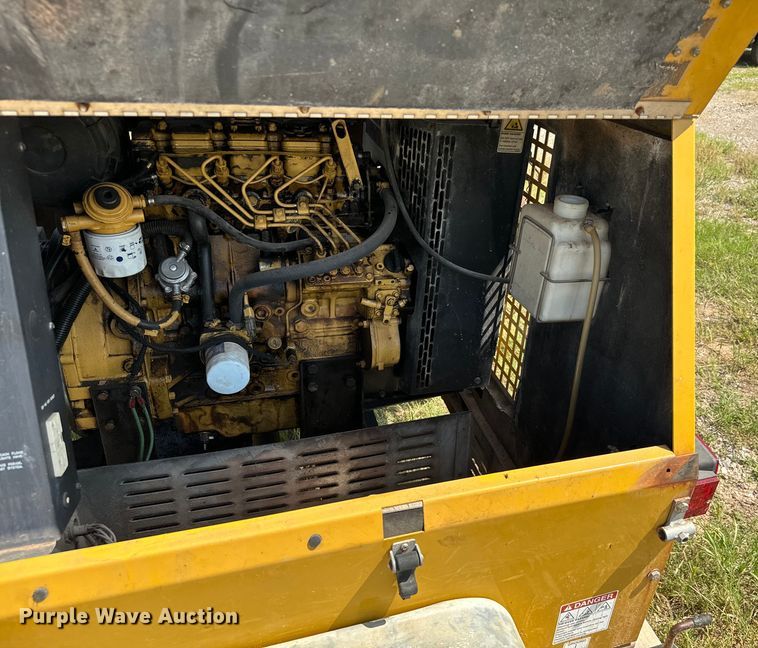 image for item IE9015 Caterpillar WCW204MH light plant