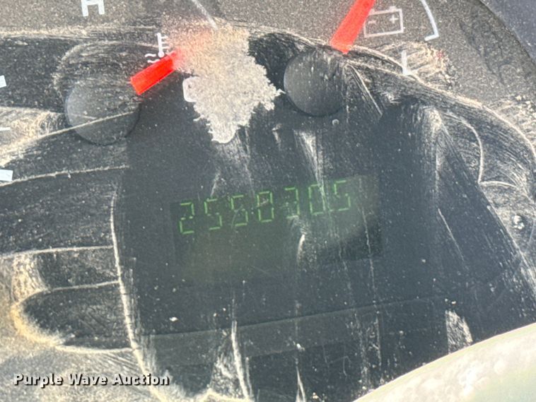 image for item IE9017 2006 Ford E350 Super Duty shuttle bus