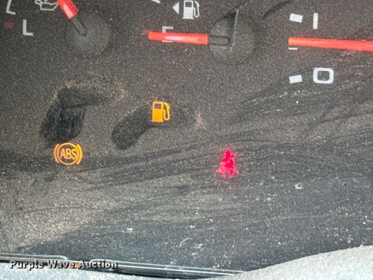 image for item IE9017 2006 Ford E350 Super Duty shuttle bus