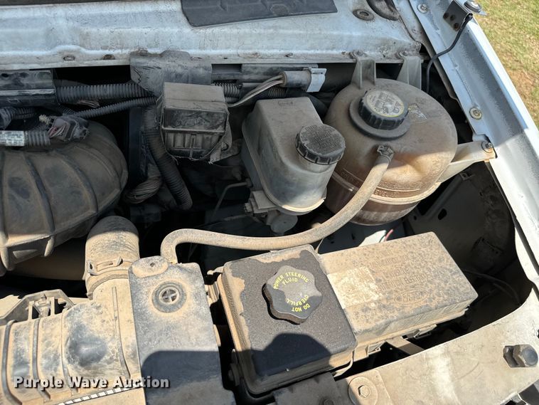 image for item IE9017 2006 Ford E350 Super Duty shuttle bus