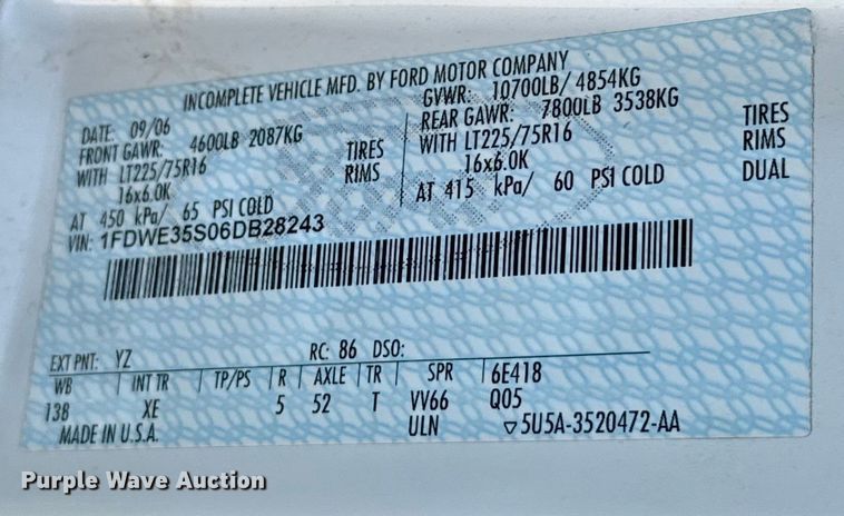 image for item IE9017 2006 Ford E350 Super Duty shuttle bus