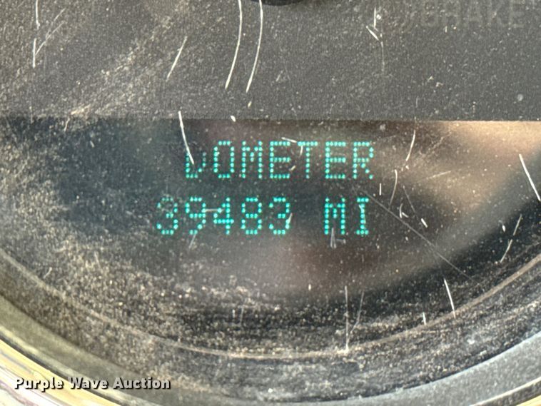 image for item IE9031 2012 Chevrolet  Silverado 3500HD Crew Cab flatbed pickup truck