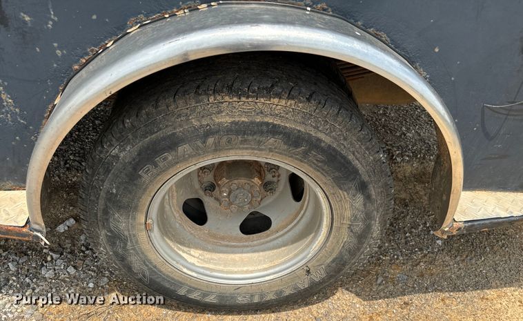 image for item IE9031 2012 Chevrolet  Silverado 3500HD Crew Cab flatbed pickup truck