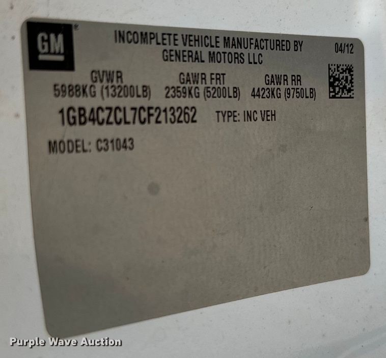 image for item IE9031 2012 Chevrolet  Silverado 3500HD Crew Cab flatbed pickup truck