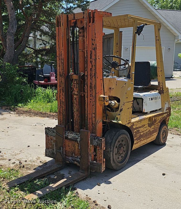 image for item IO9924 Toyota 40-3FGC20 forklift