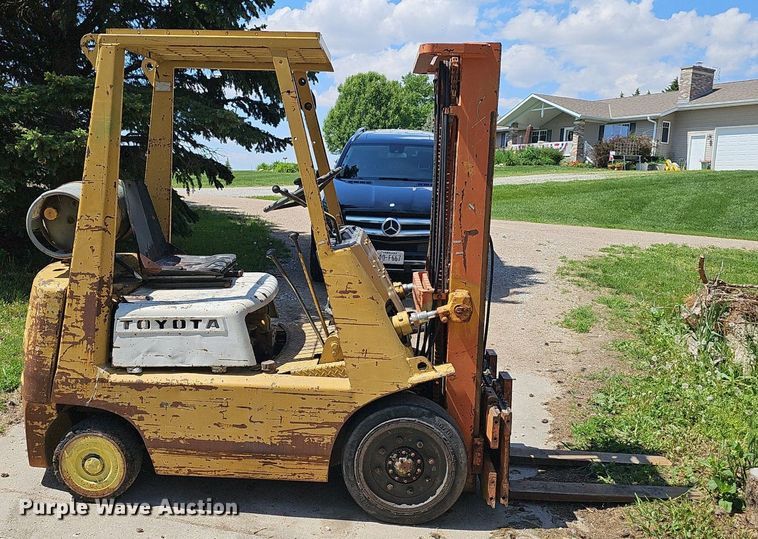 image for item IO9924 Toyota 40-3FGC20 forklift
