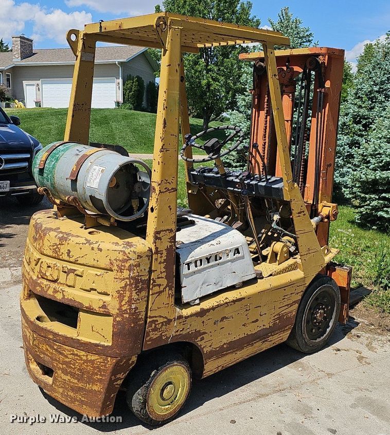 image for item IO9924 Toyota 40-3FGC20 forklift