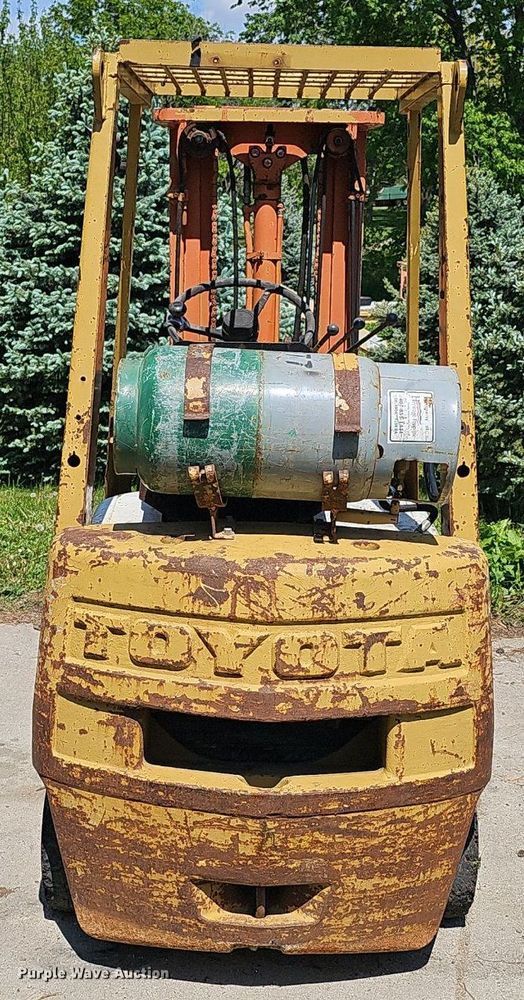 image for item IO9924 Toyota 40-3FGC20 forklift
