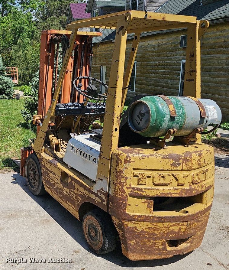 image for item IO9924 Toyota 40-3FGC20 forklift