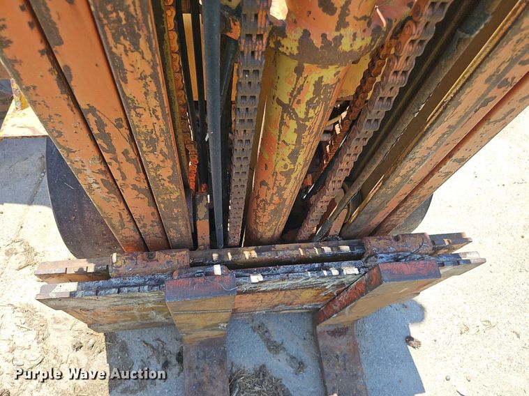 image for item IO9924 Toyota 40-3FGC20 forklift