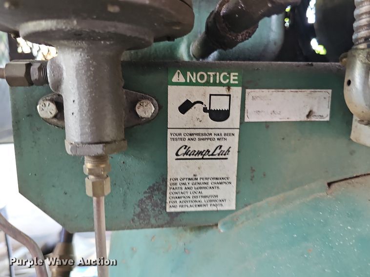 image for item IO9925 2001 Champion Advantage Series air compressor
