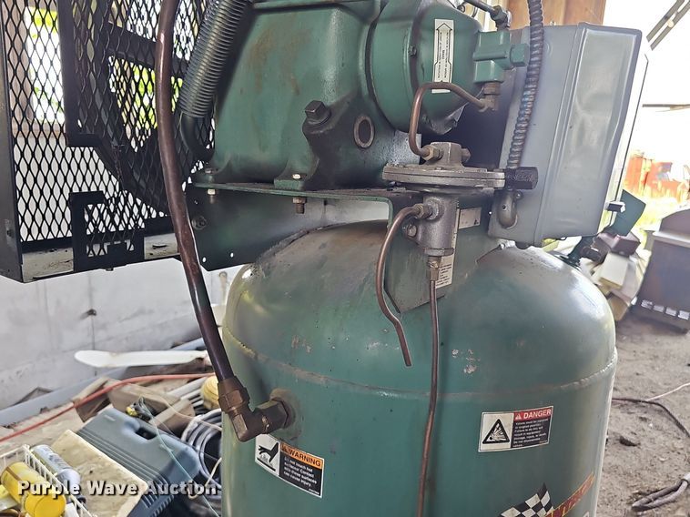 image for item IO9925 2001 Champion Advantage Series air compressor