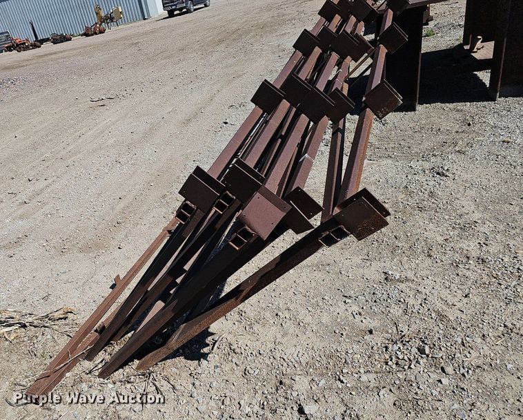 image for item IO9930 (5) metal trusses