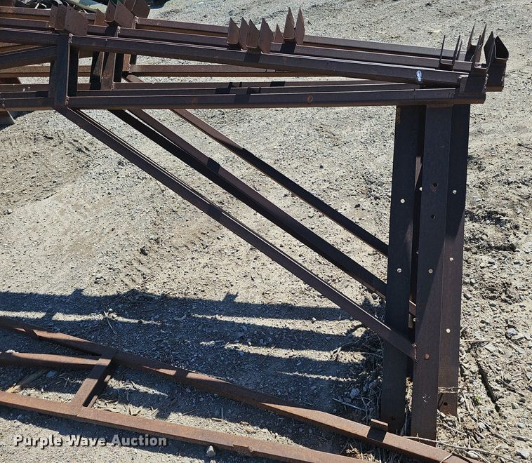 image for item IO9930 (5) metal trusses