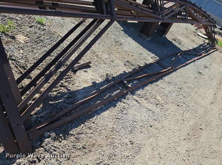 image for item IO9930 (5) metal trusses