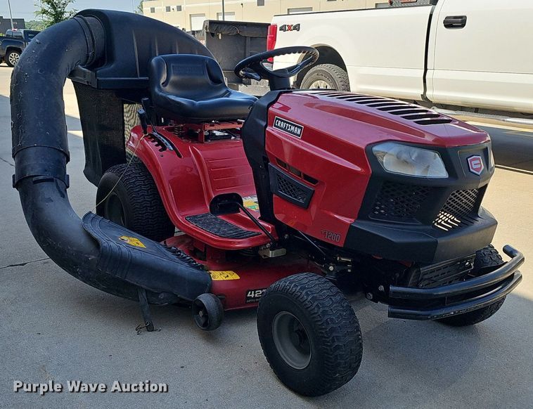 image for item IO9933 2014 Craftsman 247.203721 lawn mower