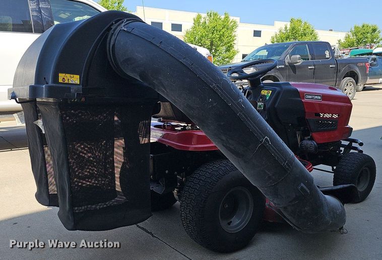 image for item IO9933 2014 Craftsman 247.203721 lawn mower