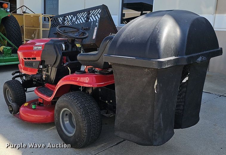 image for item IO9933 2014 Craftsman 247.203721 lawn mower