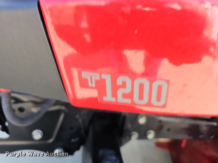 image for item IO9933 2014 Craftsman 247.203721 lawn mower