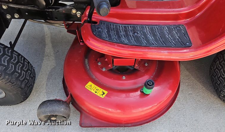 image for item IO9933 2014 Craftsman 247.203721 lawn mower