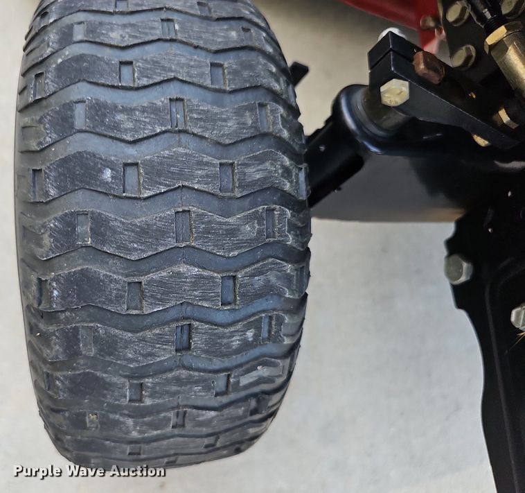 image for item IO9933 2014 Craftsman 247.203721 lawn mower