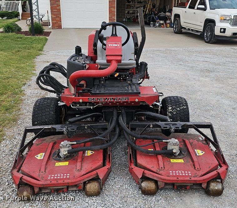 image for item IO9943 Toro  Groundmaster 3500D Sidewinder lawn mower
