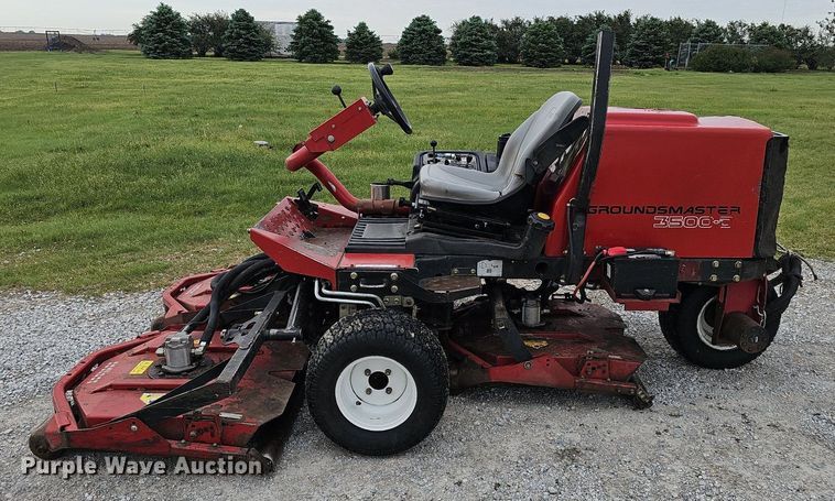 image for item IO9943 Toro  Groundmaster 3500D Sidewinder lawn mower