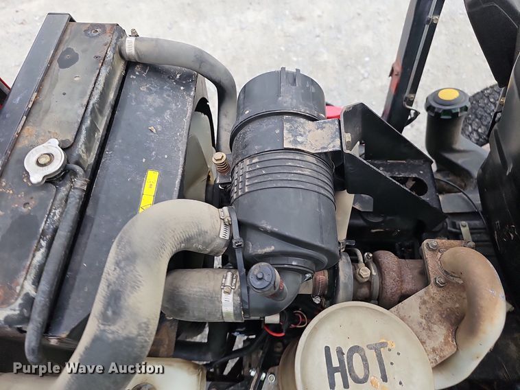 image for item IO9943 Toro  Groundmaster 3500D Sidewinder lawn mower