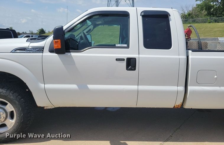 image for item KB9019 2016 Ford F250 Super Duty XLT SuperCab pickup truck