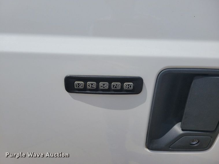 image for item KB9019 2016 Ford F250 Super Duty XLT SuperCab pickup truck