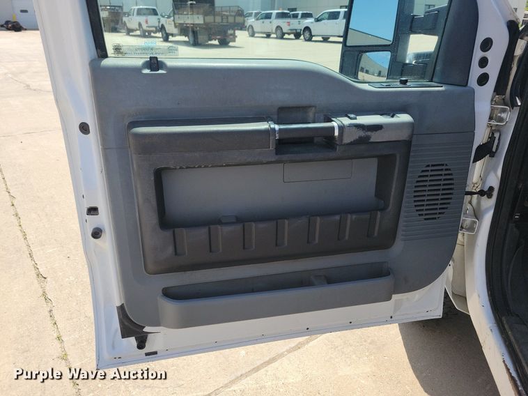 image for item KB9019 2016 Ford F250 Super Duty XLT SuperCab pickup truck