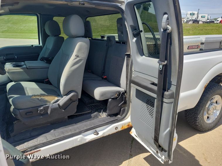 image for item KB9019 2016 Ford F250 Super Duty XLT SuperCab pickup truck