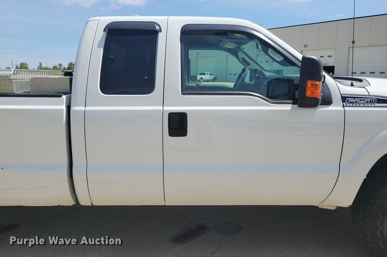 image for item KB9019 2016 Ford F250 Super Duty XLT SuperCab pickup truck