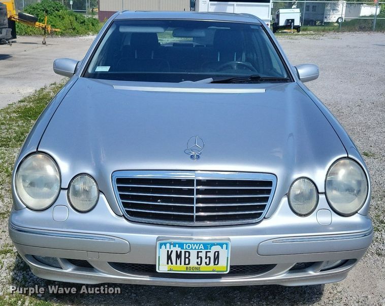 image for item KB9020 2001 Mercedes E320 