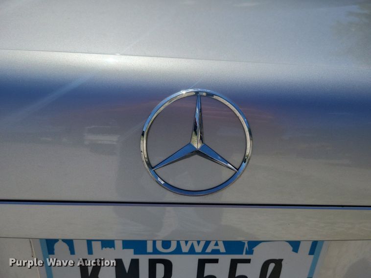 image for item KB9020 2001 Mercedes E320 