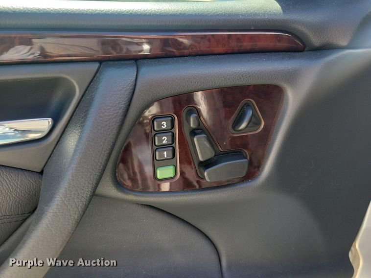 image for item KB9020 2001 Mercedes E320 