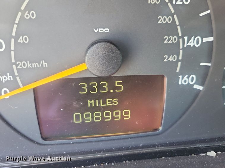 image for item KB9020 2001 Mercedes E320 