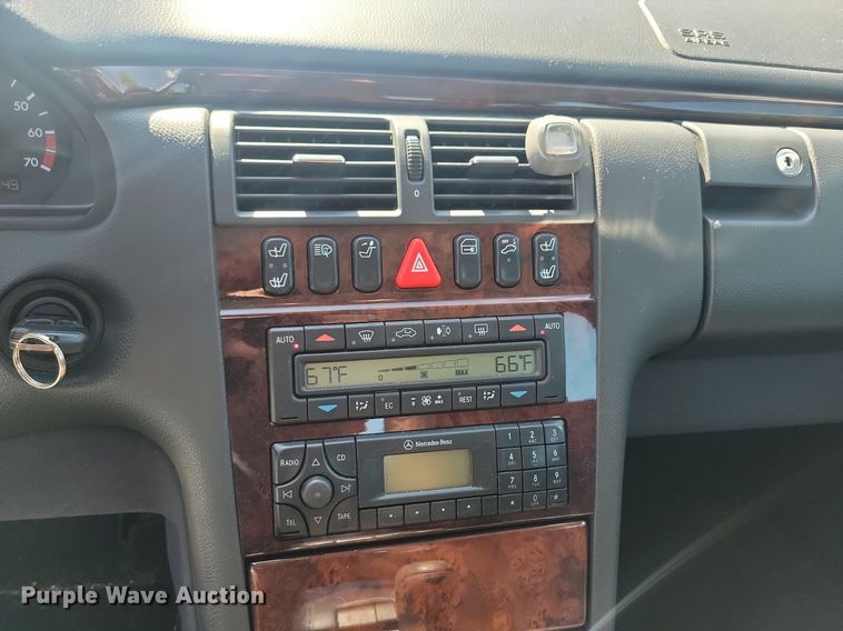 image for item KB9020 2001 Mercedes E320 