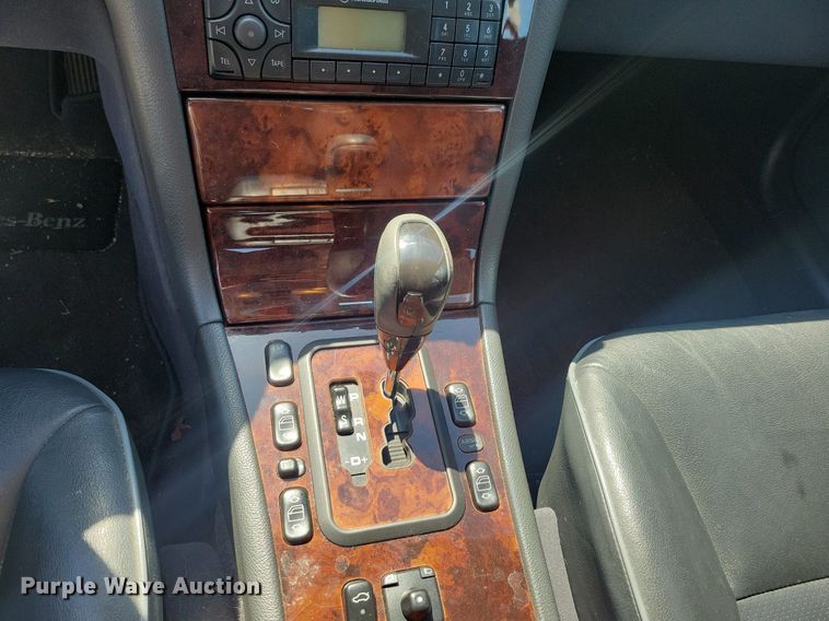 image for item KB9020 2001 Mercedes E320 