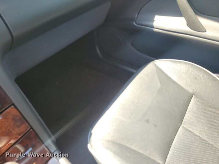 image for item KB9020 2001 Mercedes E320 