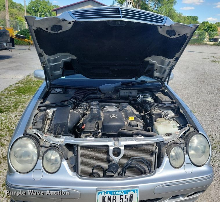 image for item KB9020 2001 Mercedes E320 