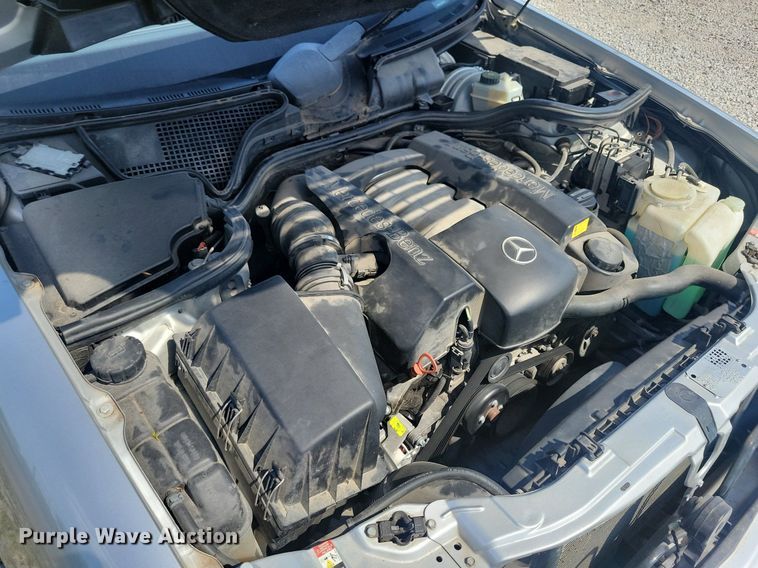 image for item KB9020 2001 Mercedes E320 